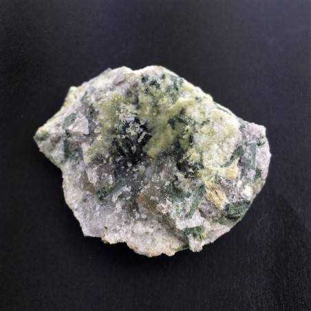 * Minerali Storici * DIOPSIDE su Quarzo - Val Sissone Italia - Verde Minerale-1