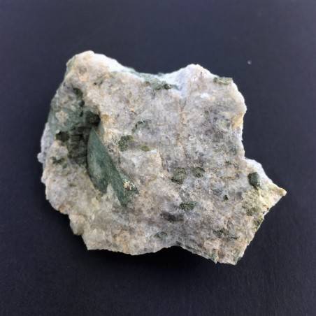 * Minerali Storici * DIOPSIDE su Quarzo - Val Sissone Italia - Verde Minerale-3
